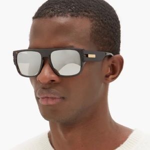 Authentic- New GUCCI SIlver Square Men's Sunglasses
GG0664S 004 58